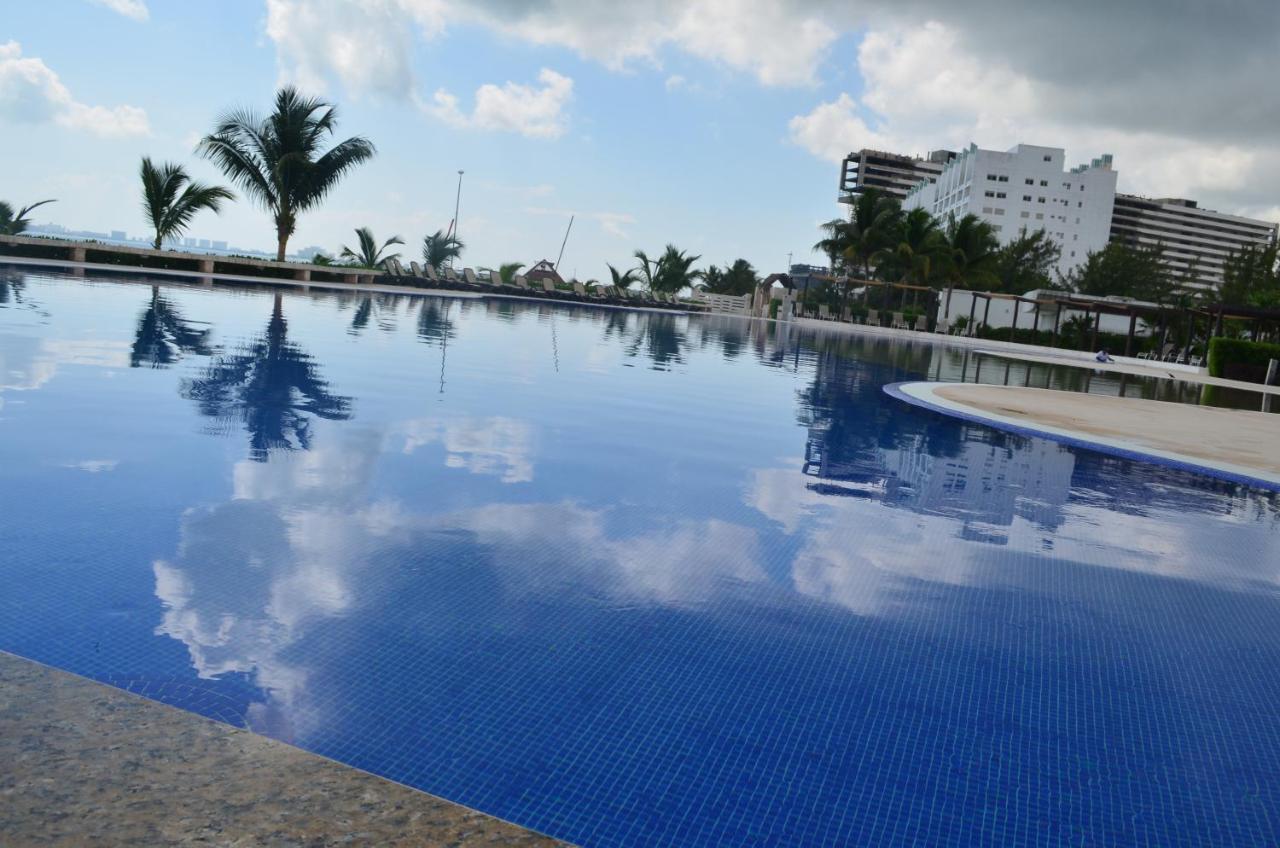 Tu Hogar Frente Al Mar Caribe, Vive Cancun Exterior photo